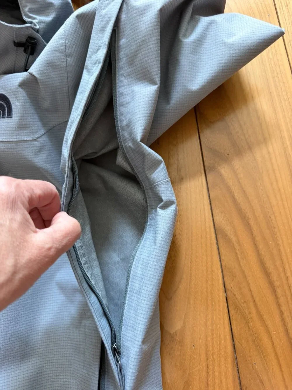 The North Face Venture Jacket Men's Medium Gray Lightweight Rain Shell